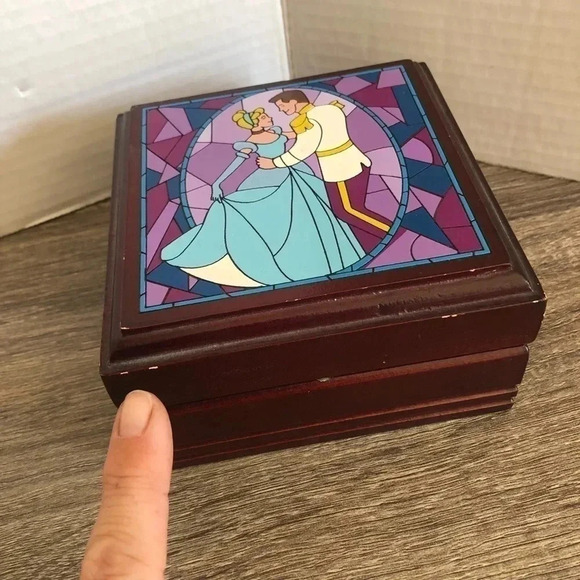Disney Cinderella Jewelry  Box - Picture 7 of 9